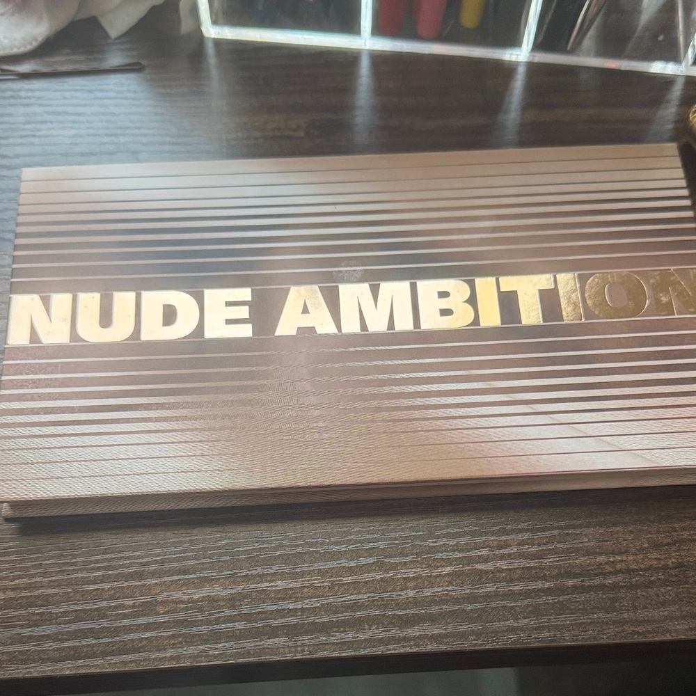 Morphe Nude Ambition